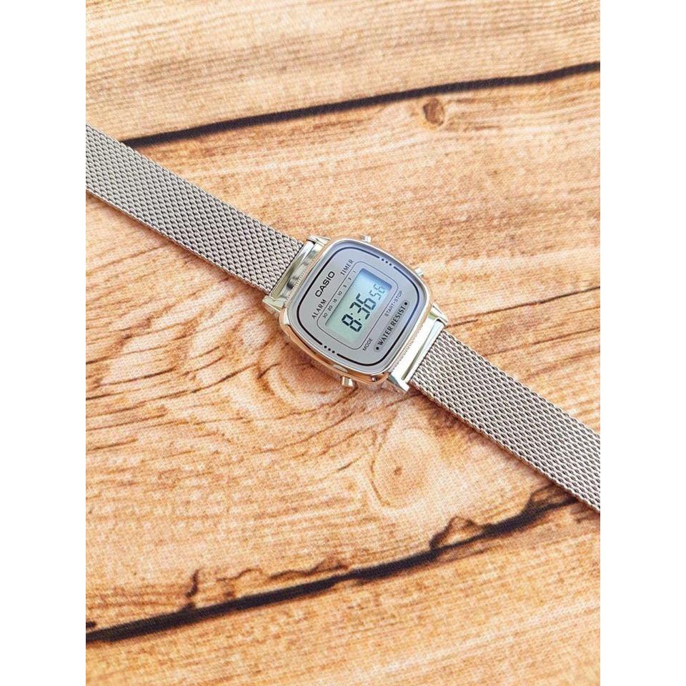 Đồng Hồ Nữ Casio LA670WEM-7 Điện Tử - Dây Đeo Kim Loại Dạng Lưới
