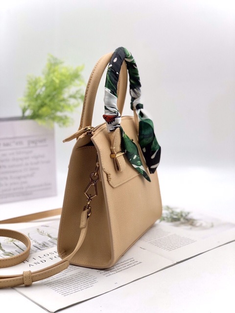 Túi tay cần khăn lụa