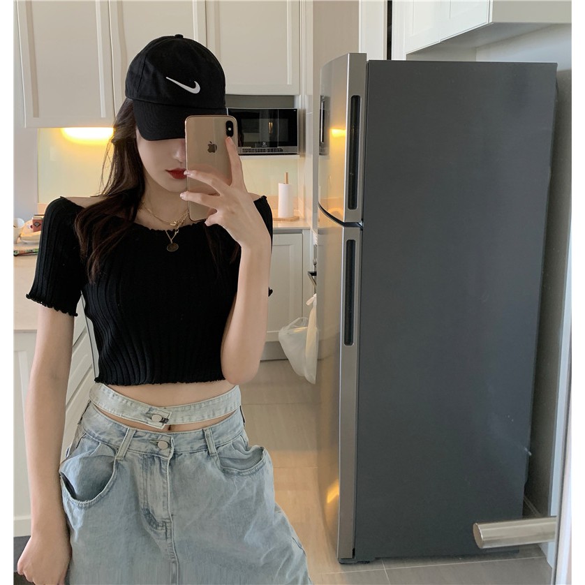 Áo croptop cổ vuông viền gợn sóng dệt kim gân đũa-ACN12