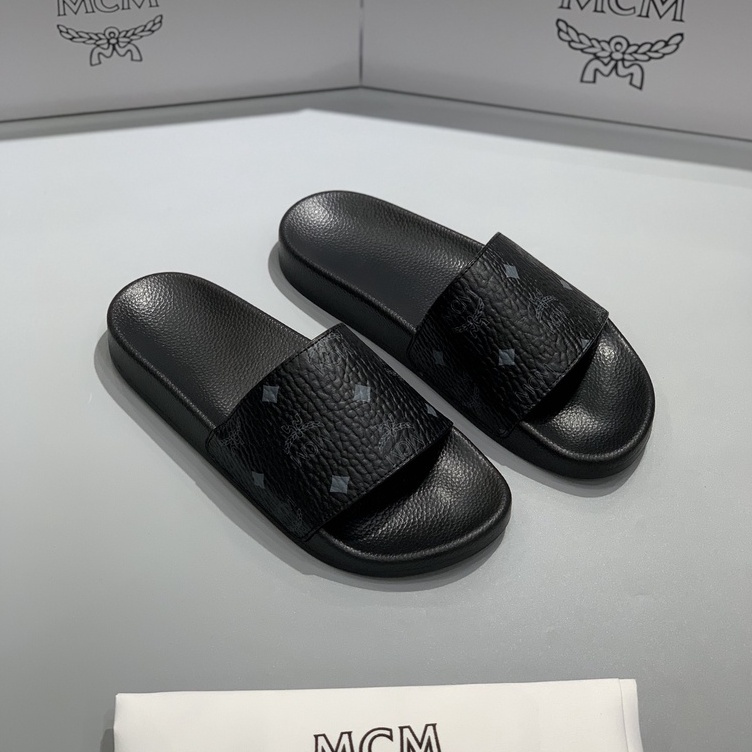 Dép lê quai ngang MCM 2022