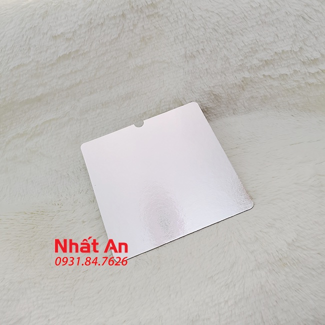 Đế lót bánh hình vuông màu bạc 20cm - Set 2 cái