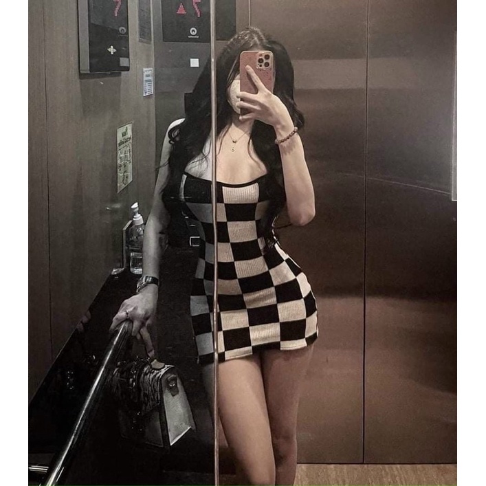 ĐẦM BODY HAI DÂY CARO ĐEN SEXY ( hình thật trải sàn )