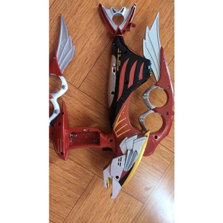 kiếm gaoranger và cung falcon và phụ kiện đồ chơi dx bị thiếu