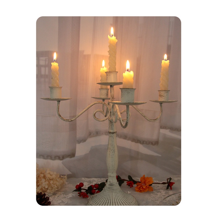 Chân nến trang trí phong cách vintage
