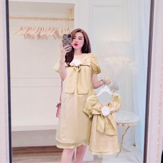 Đầm voan tơ lụa 2 lớp mẹ và bé kèm cả hoa