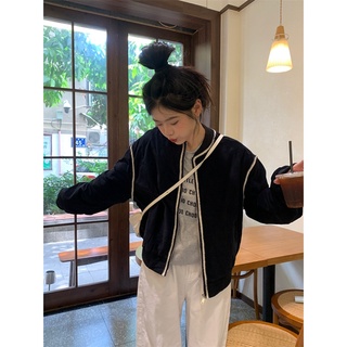 Áo khoác bomber nhung đen dáng ngắn phối hoạ tiết trắng cá tính Yannie