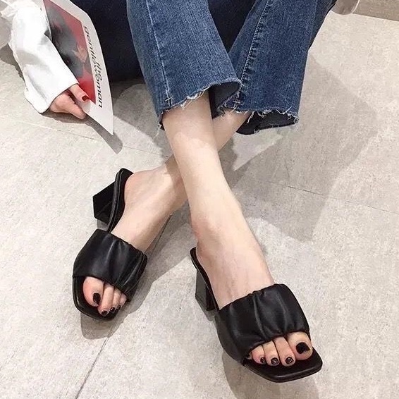 Giày Cao Gót Nữ 5P Đế Vuông Nhún 2 Màu Đen Trắng E13