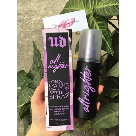 Xịt khoá makeup Urban decay