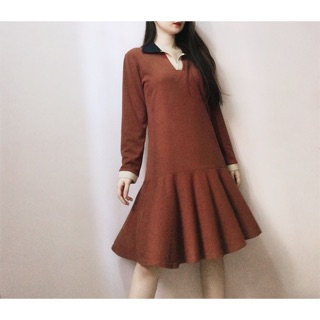 Đầm suông midi cổ bẻ đuôi cá