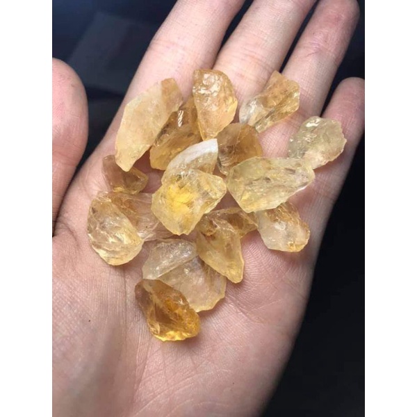 đá citrine trụ và mầm