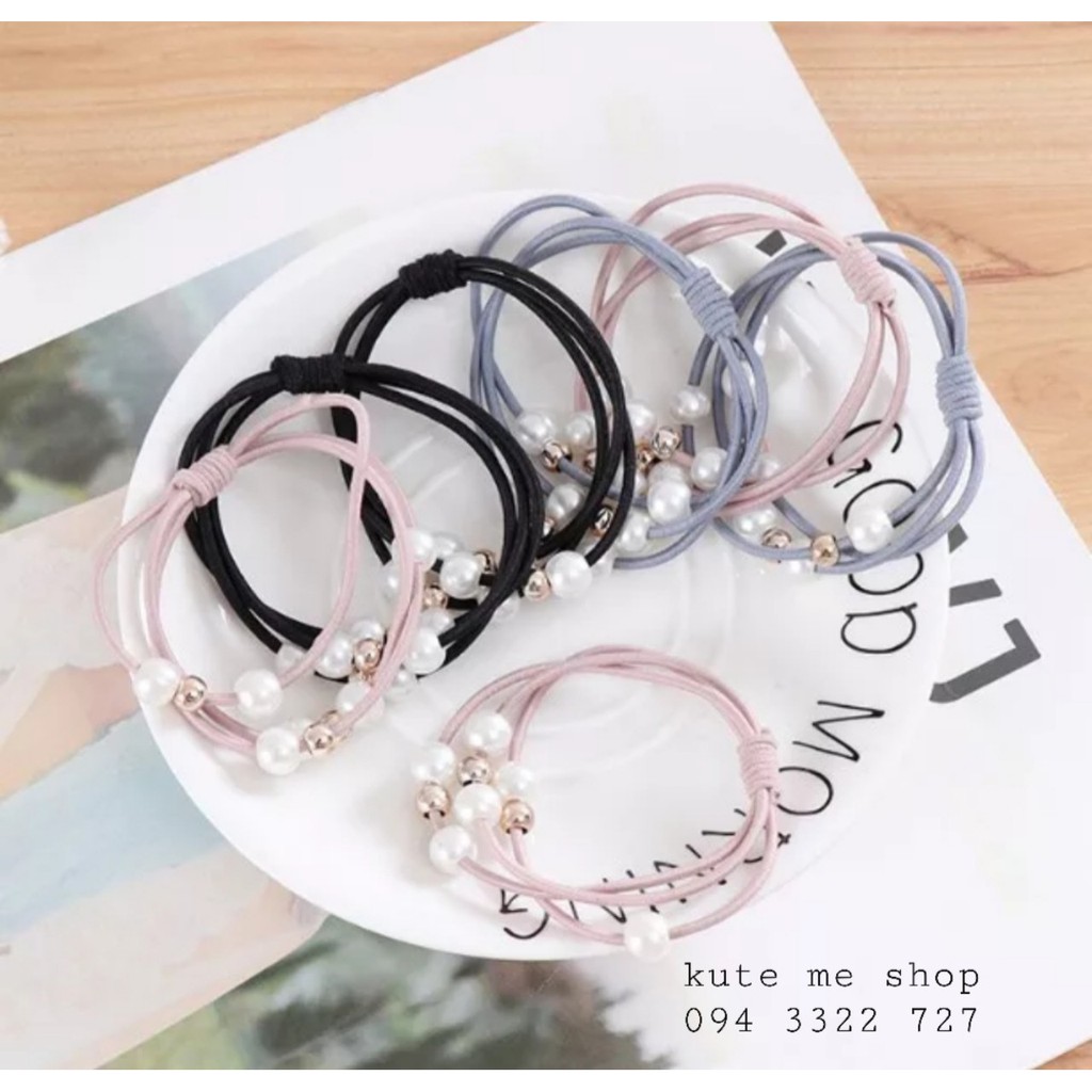 Cột tóc nhiều màu cho mẹ và bé