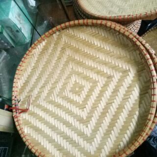 Mẹt tre viền đỏ