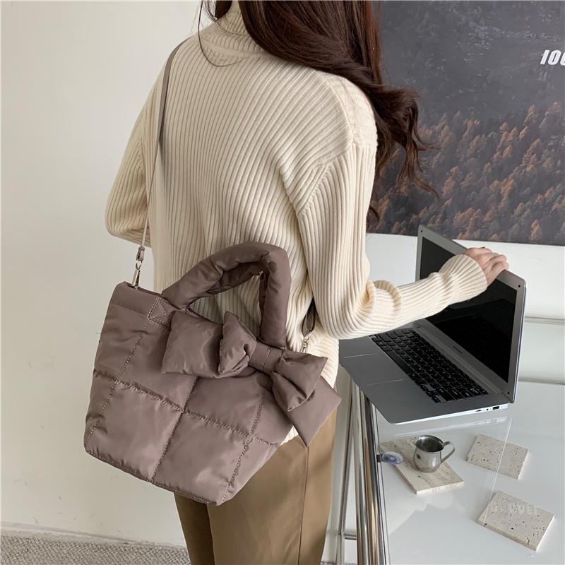 Túi xách tay IELGY kiểu phao đính nơ có khóa cài nam châm nhiều màu thời trang tùy chọn