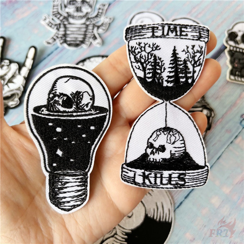 ☸ Sticker Ủi Trắng Đen Hình Đầu Lâu ☸ 1 Sticker Ủi Thêu Hình Huy Hiệu