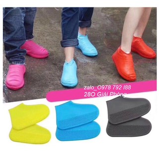 Bọc giày Silicon đàn hồi, có đế chống trượt đủ các size - Ni lông Đi Mưa Bọc Giày