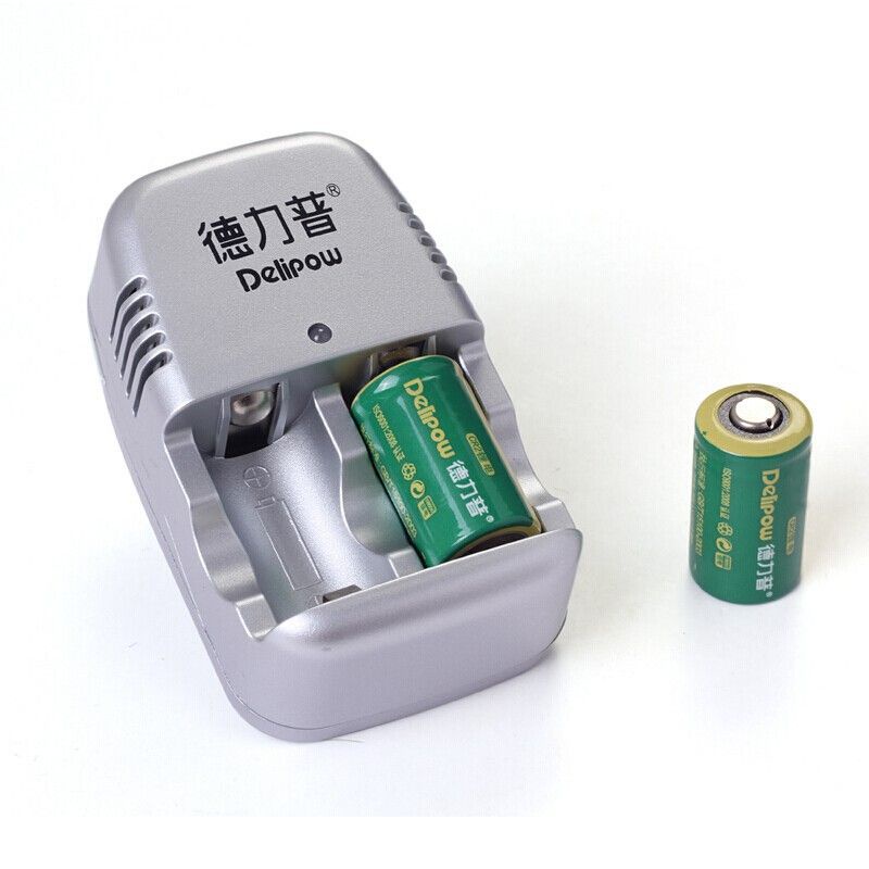 Bộ 2 pin CR2 3v và Bộ sạc pin delipow