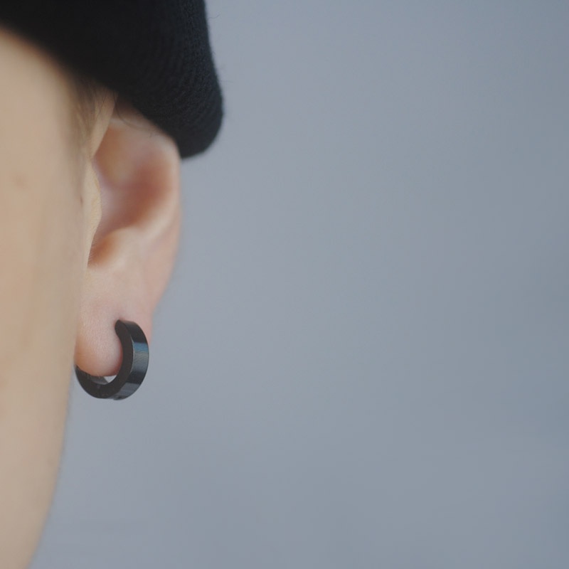 Khuyên Tai Tròn Bằng Thép Không Gỉ Màu Bạc/Đen Phong Cách Punk Thời Trang Cho Nam