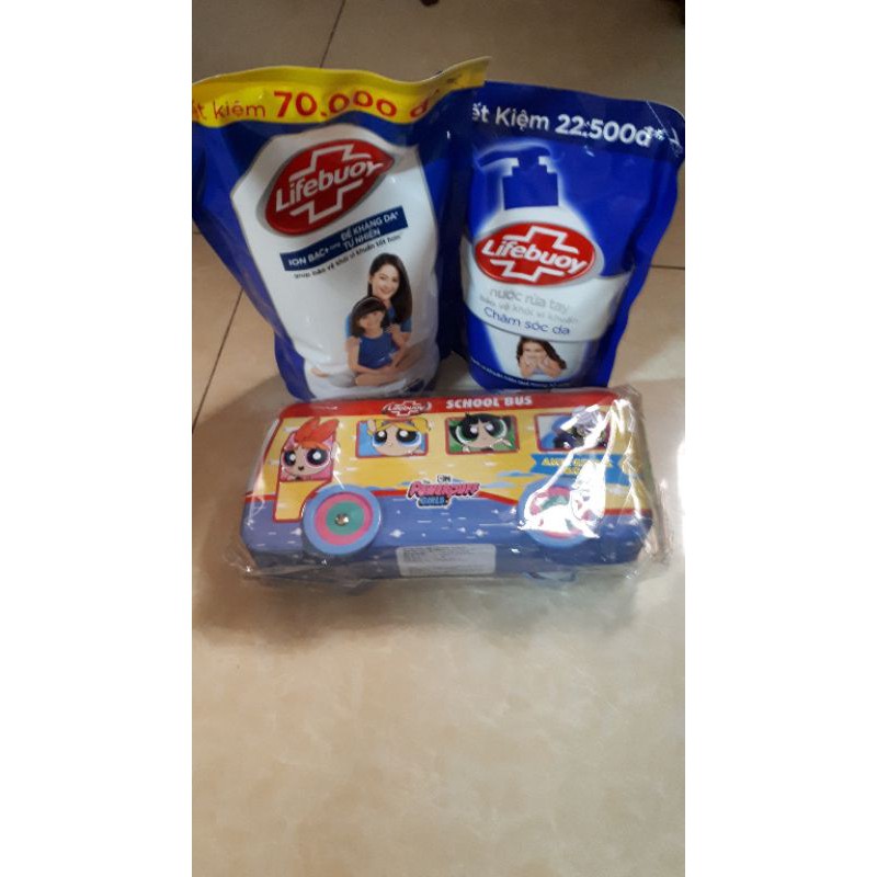 Combo Lifebuoy :1 Sữa tắm Lifebuoy Sạch túi xanh 850g + 1 NRT Lifebuoy túi xanh 450g + Tặng Hộp bút Ben10 (ngẫu nhiên) 