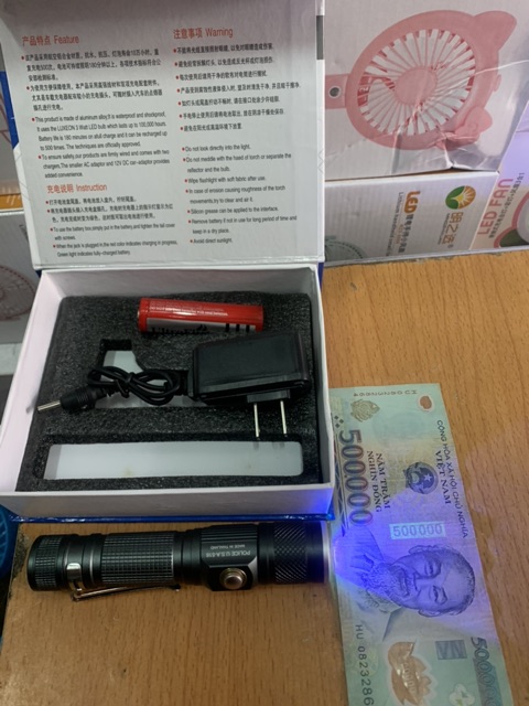 Đèn Pin Sạc Soi Tiền Giả + Siêu Sáng 516  Đèn Tia Cực Tím UV