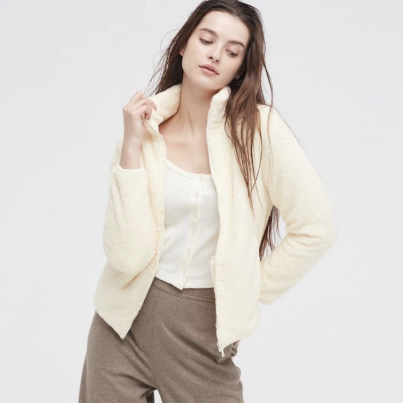 Áo khoác lông cừu Uniqlo nữ màu trắng kem