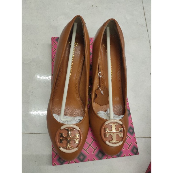 Giày tory burch size 7 tương đương size 37 ạ