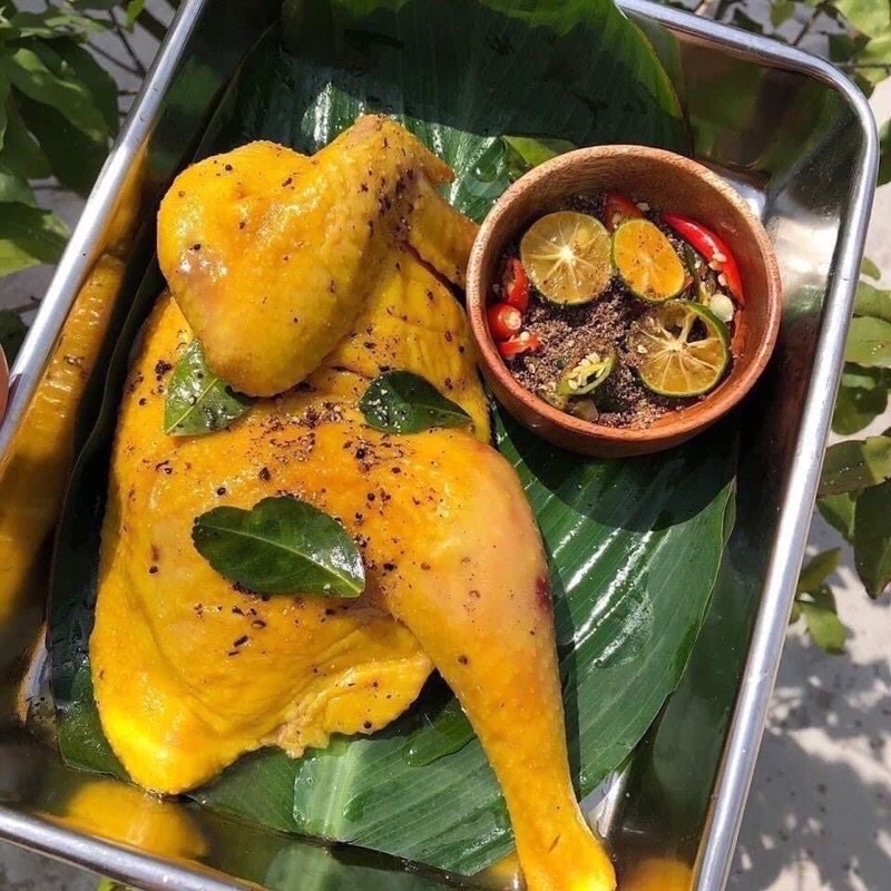 Gà ủ muối hoa tiêu khay nửa con