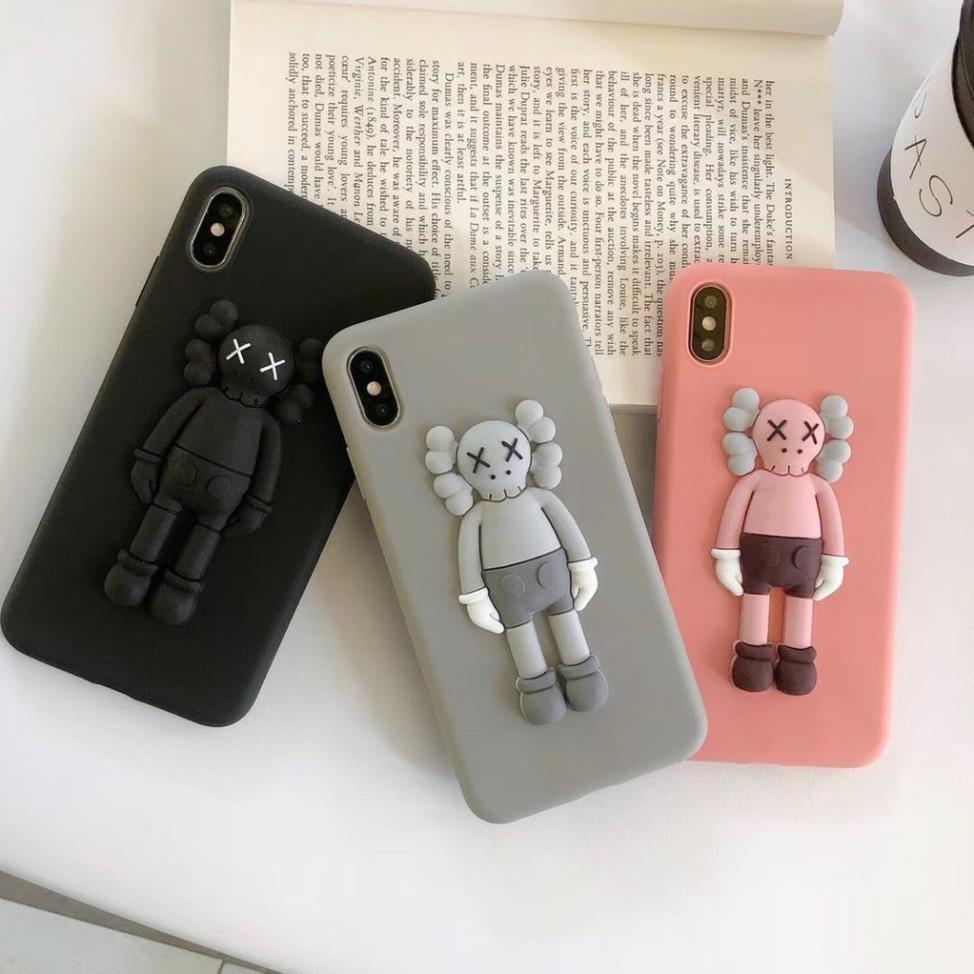 Ốp lưng iphon Hình Gấu Kaws Cá Tính 7 / 7 Plus / 8 / 8 Plus / X / Xs / Xr / Xs Max/ 11/ 11Pro/ 11ProMax tphcm