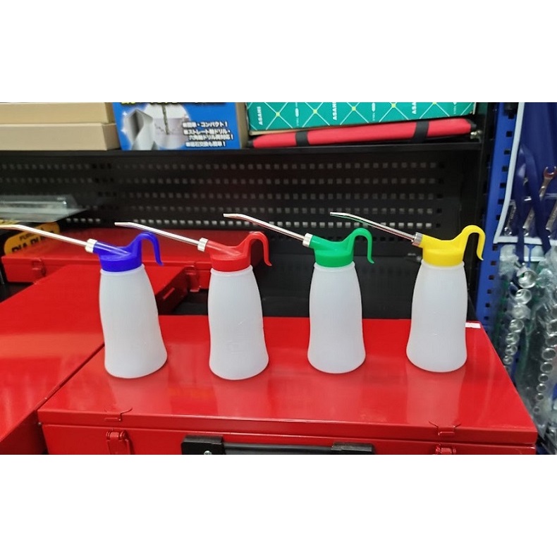 Bình châm dầu nhớt 400ml Nhật bản No.3013