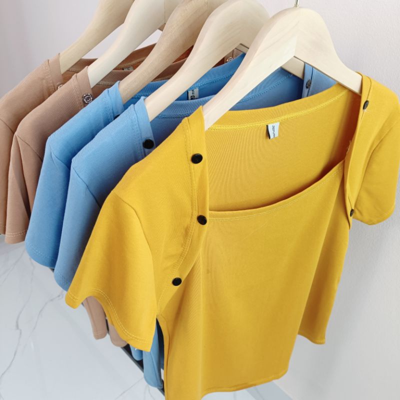 Áo thun kiểu cổ vuông cộc tay đính cúc nhỏ, Áo kiểu ngắn tay dáng ôm cổ U vải cotton co giãn AT65 - phamtrangredep shop