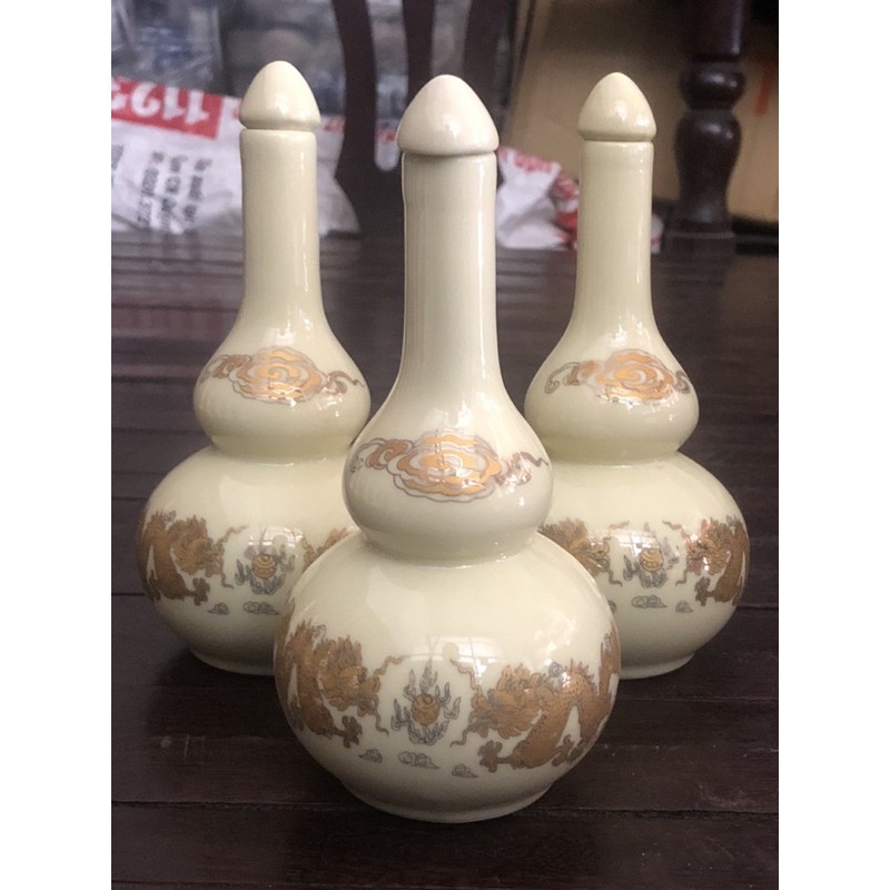 Nậm Thờ Men Vàng