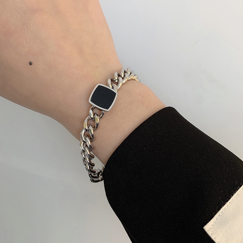 Vòng cổ Thời Trang Gọn Nhẹ