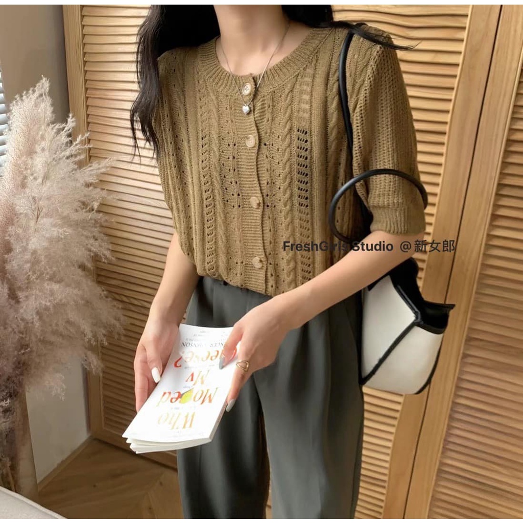 Áo len cộc tay lỗ nhỏ mở khuy 6 cúc A092104