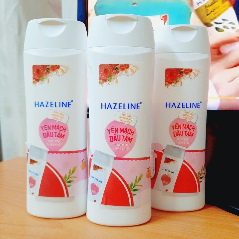 SỮA TẮM  HAZELINE YẾN MẠCH DÂU TẰM 300gr Hàng khuyến mãi