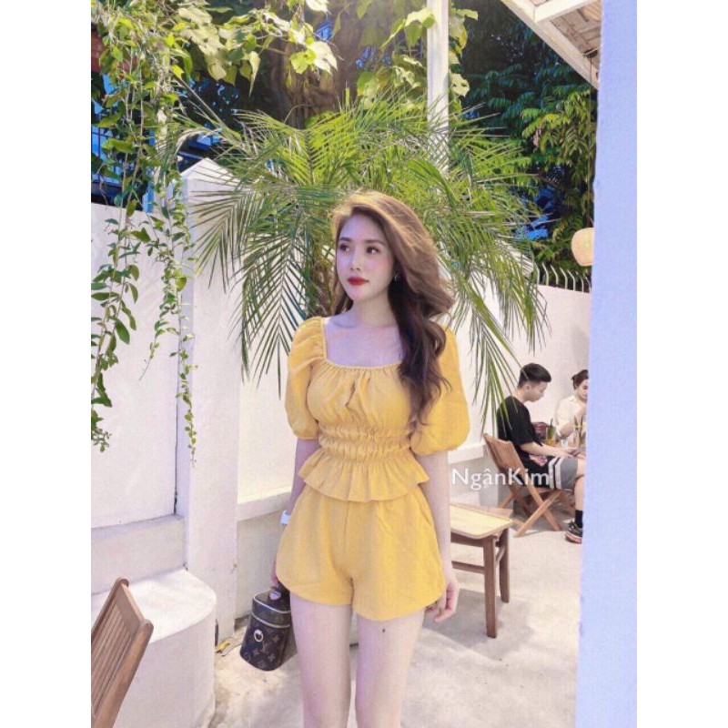 Set áo nhún eo cổ vuông tay lỡ và quần ngắn