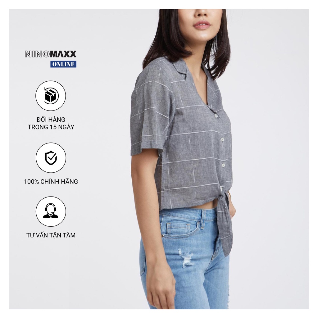 Áo Sơ Mi Nữ cổ chữ V Ninomaxx tay ngắn màu ghi có họa tiết sọc caro 100% cotton mã 1911078