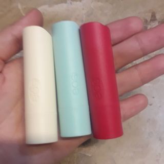 son dưỡng mềm môi eos của mỹ