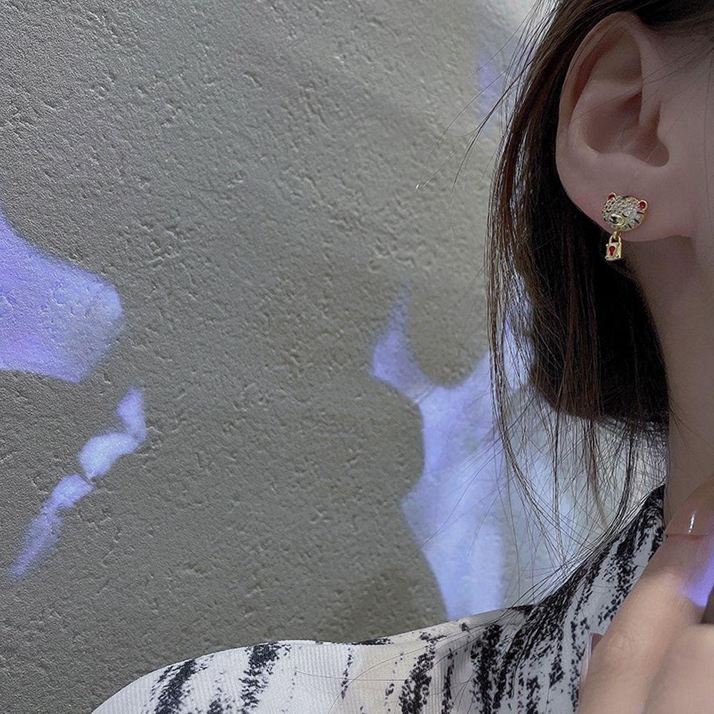 Hoa Tai Hình Con Hổ Mini Phong Cách Hàn Quốc Sang Trọng Đơn Giản Cho Nữ