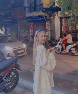 ĐẦM DOLL TRẮNG CỔ BÈO TAY BÍ