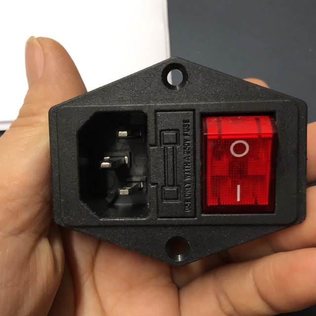 SOC - ổ nguồn có công tắc kèm cầu chì