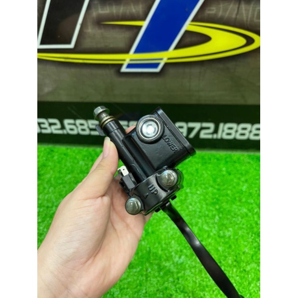 Tay dầu trên Yaz Loại 2 - Yaz125
