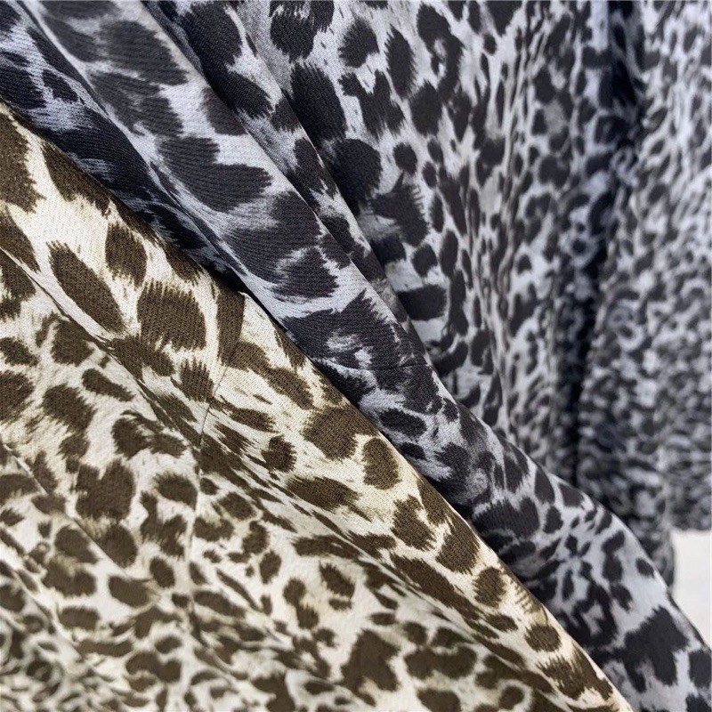 Sơmi hoạ tiết da báo