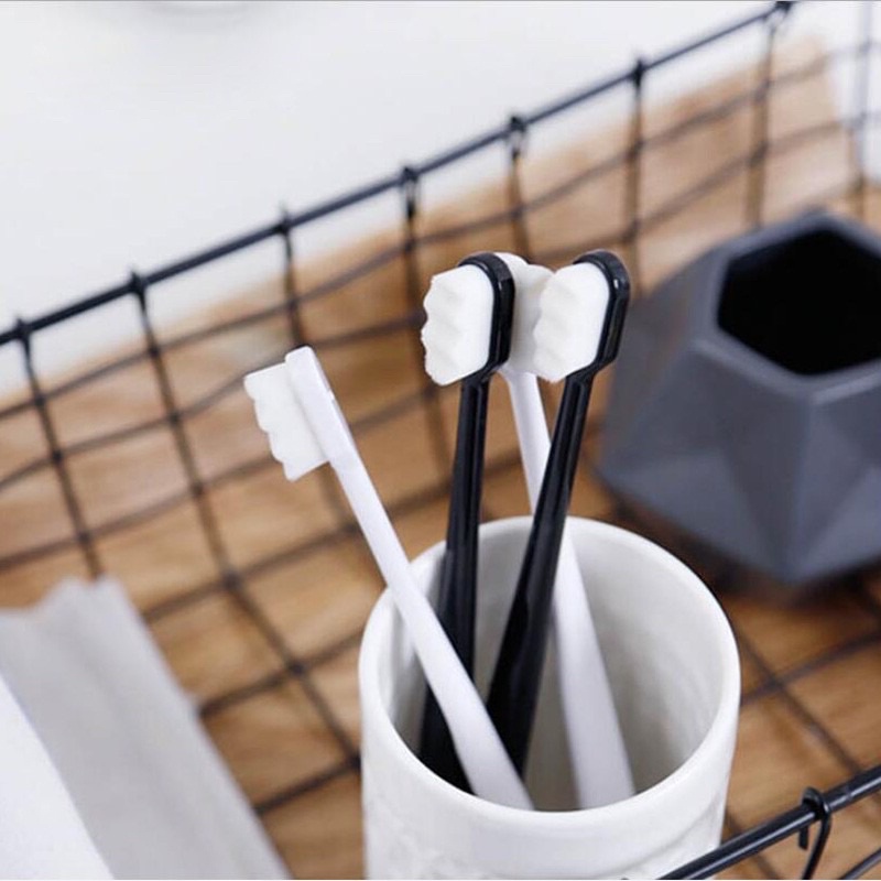 Bàn chải đánh răng lông mềm kèm hộp đựng