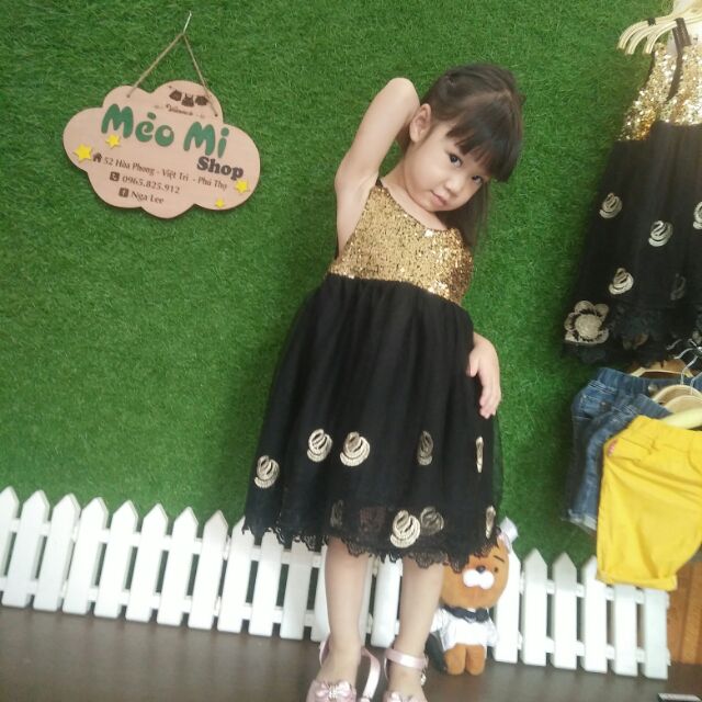 Váy Kim sa HTK