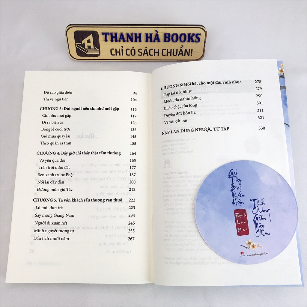 Sách - Gió Tây Bao Nhiêu Hận Thổi Chẳng Giãn Mày Chau (Kèm Postcard, Bookmark)