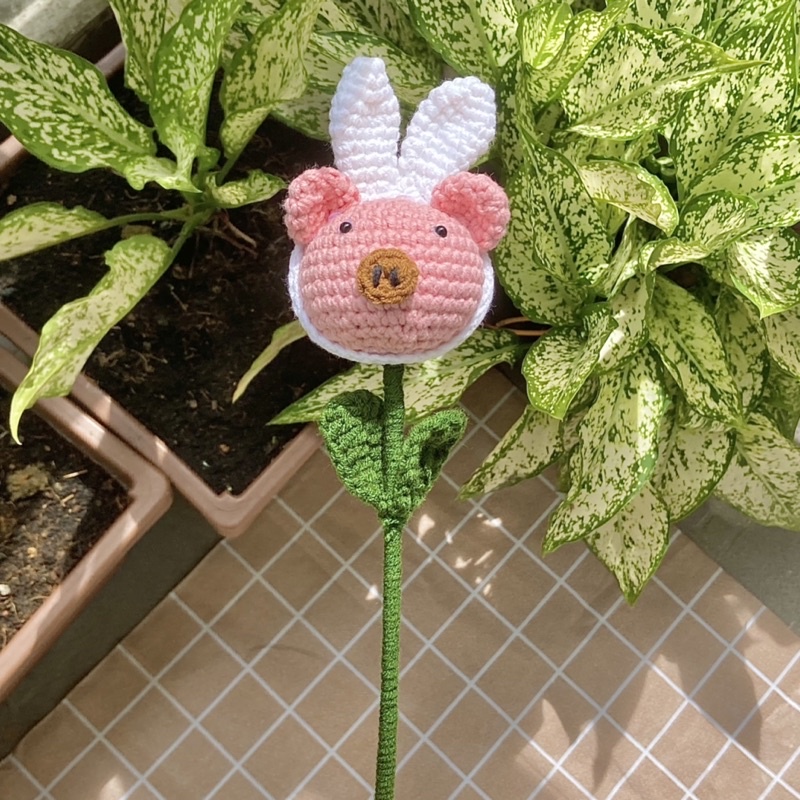 Bông hoa hình con heo bằng len đáng yêu