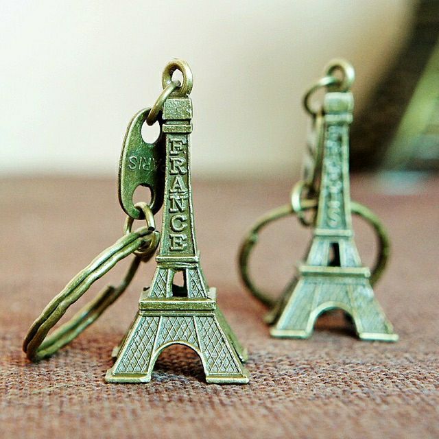Móc chìa khóa tháp Eiffel