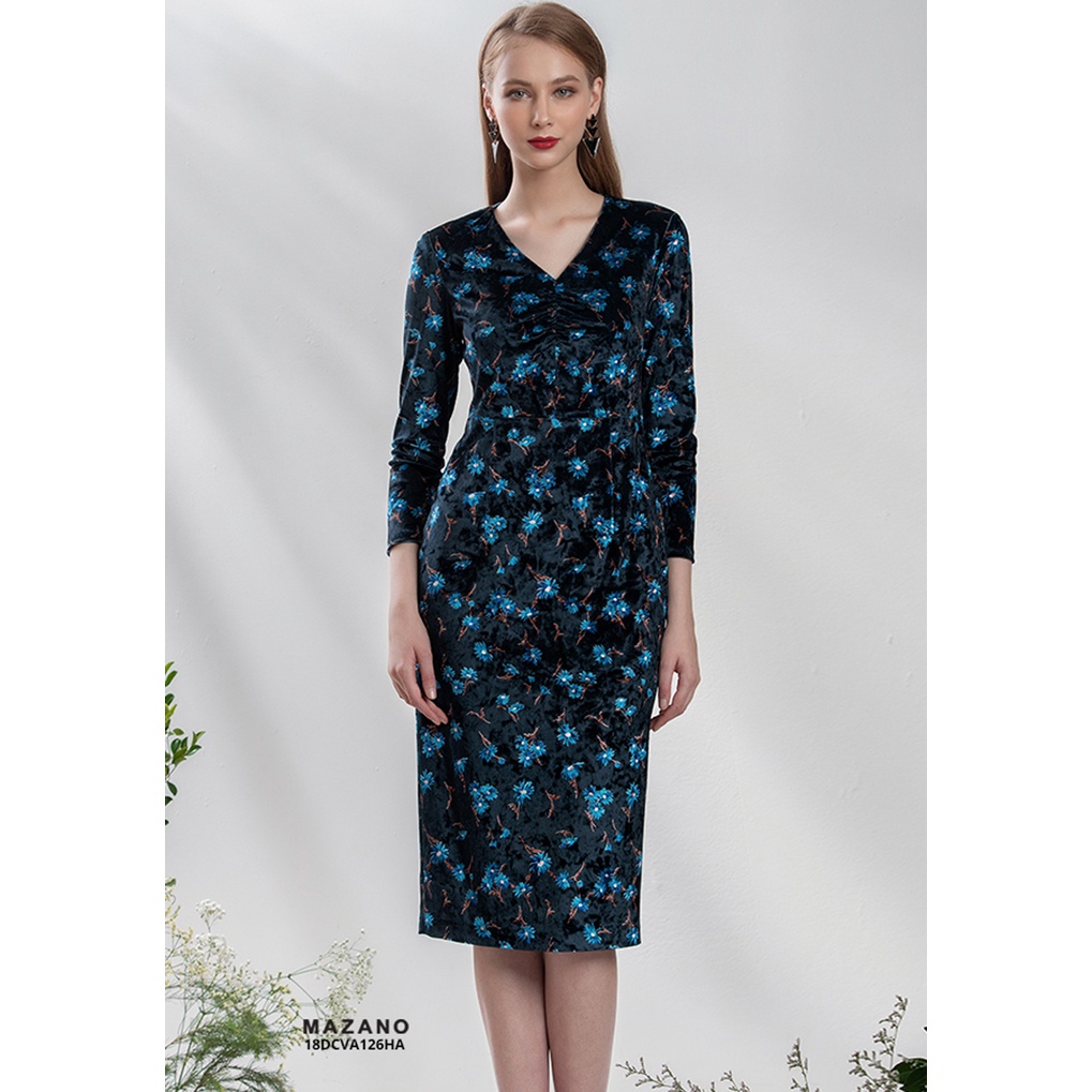 Váy nhung Mazano đen hoa xanh xẻ sau MAZANO MS 18DCVA126HA