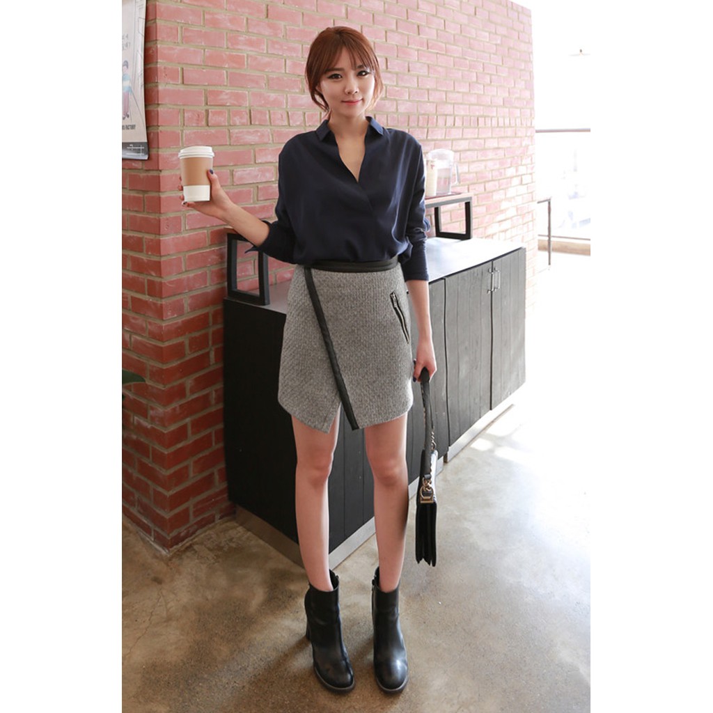 Hàng Xịn Xò Gía Tốt Cuối Năm - Áo Sơ Mi Form Rộng Nút Sau - Áo Sơ Mi Nữ AS061 - AS061 | BigBuy360 - bigbuy360.vn