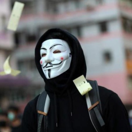 HTT5 A Mặt nạ Hacker Anonymous hóa trang màu trắng chất liệu an toàn thích hợp phổ thông lứa tuổi 3 58