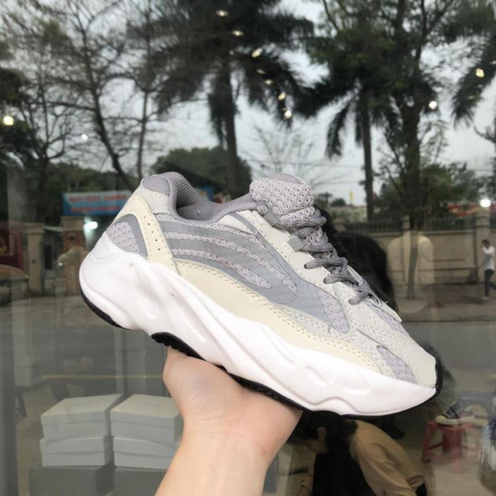 Giày 700 static phản quang